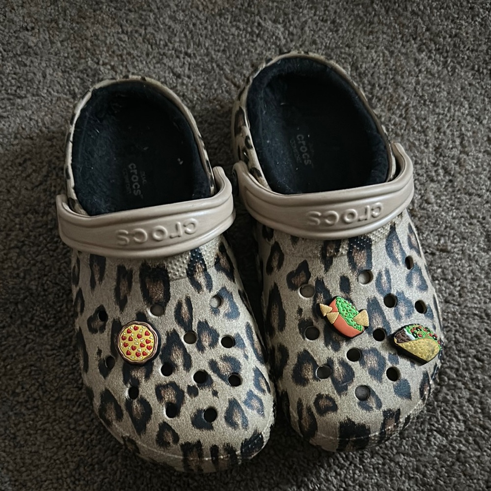 CROCS Leopard Pattern Clogs with Food jibbitz